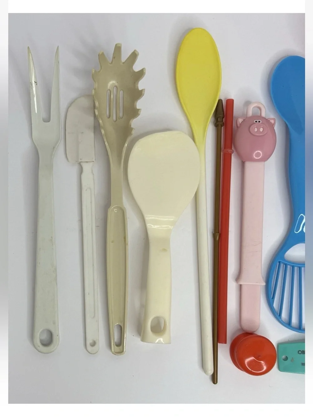 26 Piece Vintage Kitchen Gadget Lot | Retro Utensils Measuring Cups Spoons